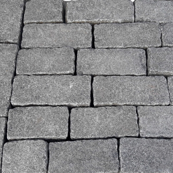 Kassei d.grijs graniet G54N gebr. 12×20-30×5 130kg/m²