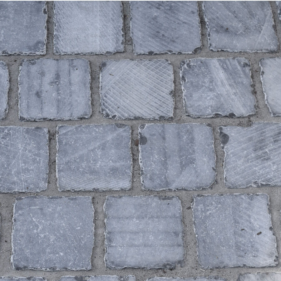 Charcoal kassei 14x14x5/7 Antiek look Gezaagde top 44st/m²